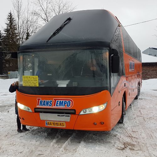 Перший автобус компанії TransTempo прибув до Талліннського автовокзалу. Фото: Vitali Faktulin.